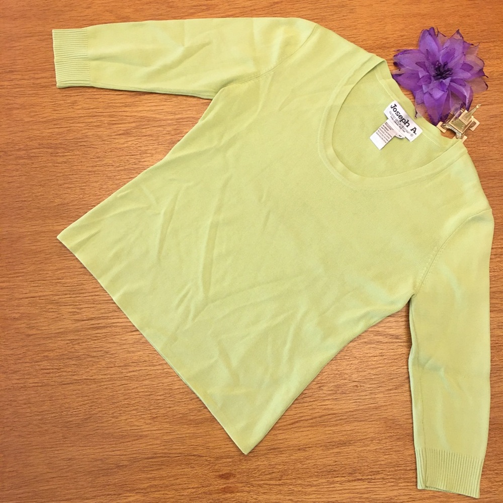 Green knit top size M
